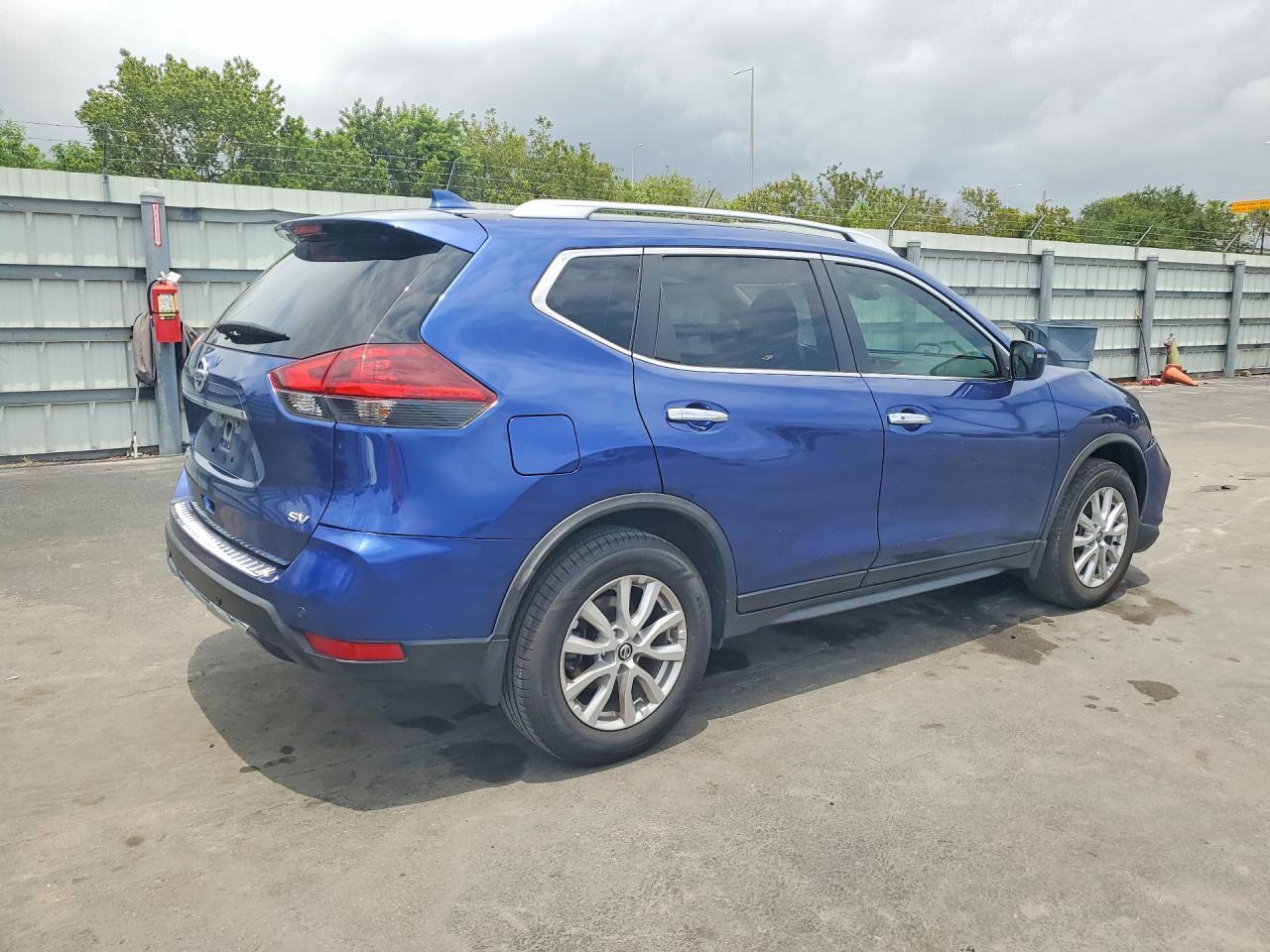2020 Nissan Rogue Sv - Image 3
