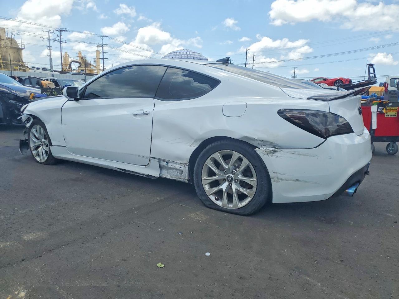 2014 Hyundai Genesis Coupe 2.0T - Image 2