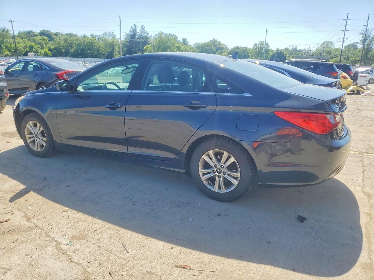 2013 Hyundai Sonata Gls - Image 2