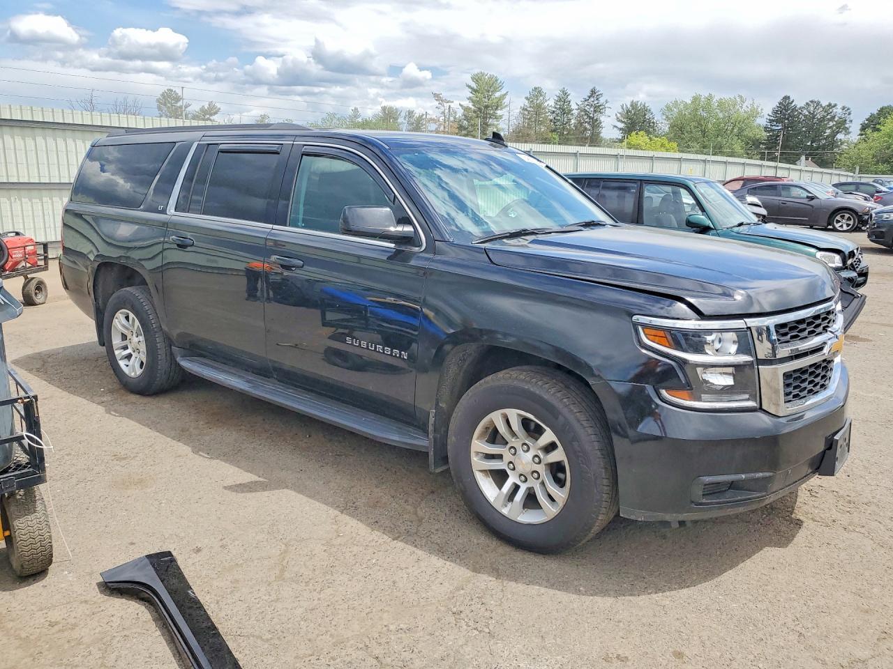 2020 Chevrolet Suburban - Image 4