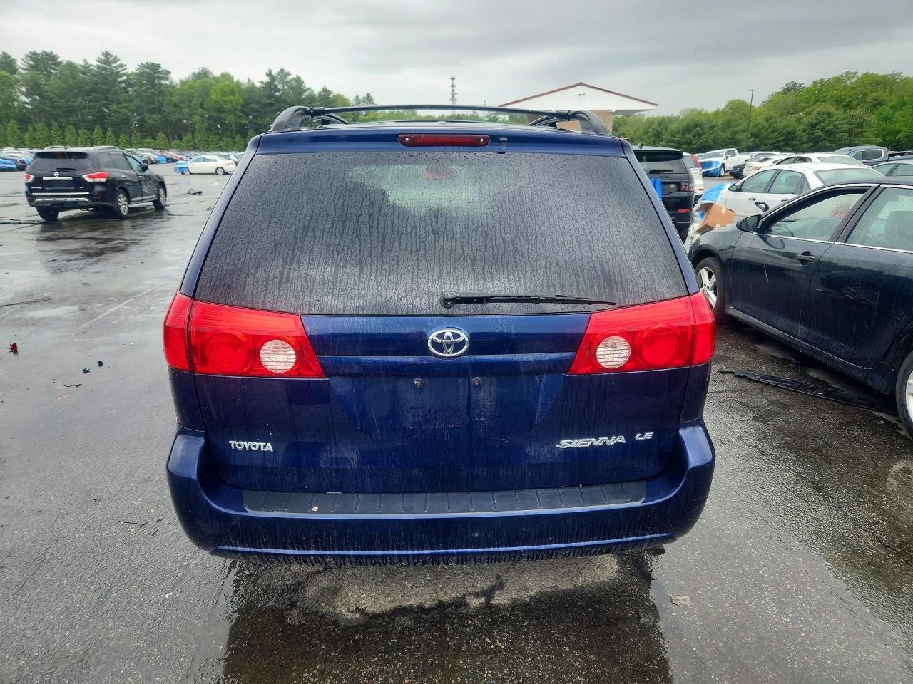 2007 Toyota Sienna Le 8-Passenger - Фото 6