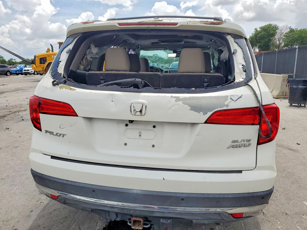 2016 Honda Pilot Elite - Фото 6