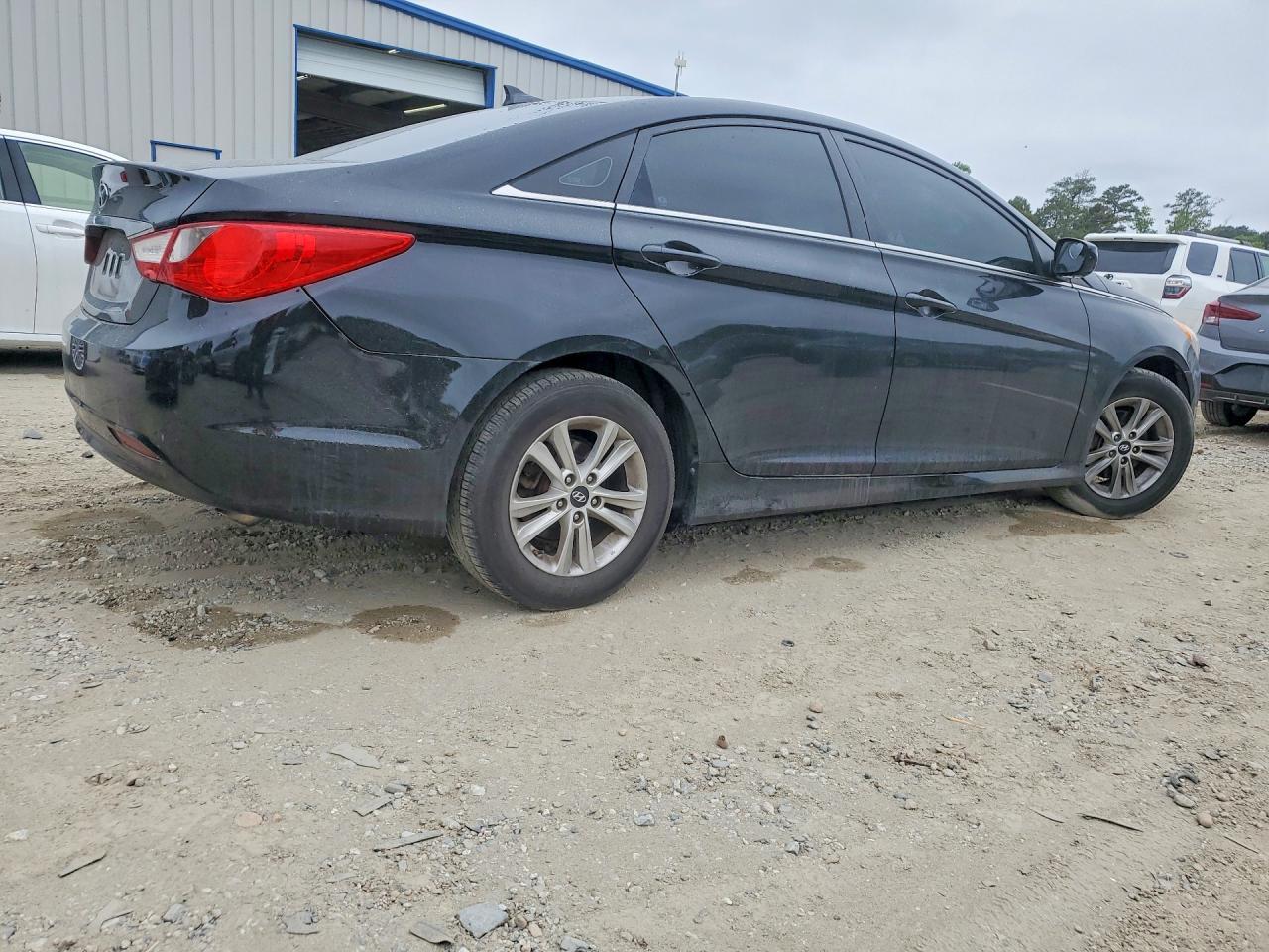 2014 Hyundai Sonata Gls - Image 3