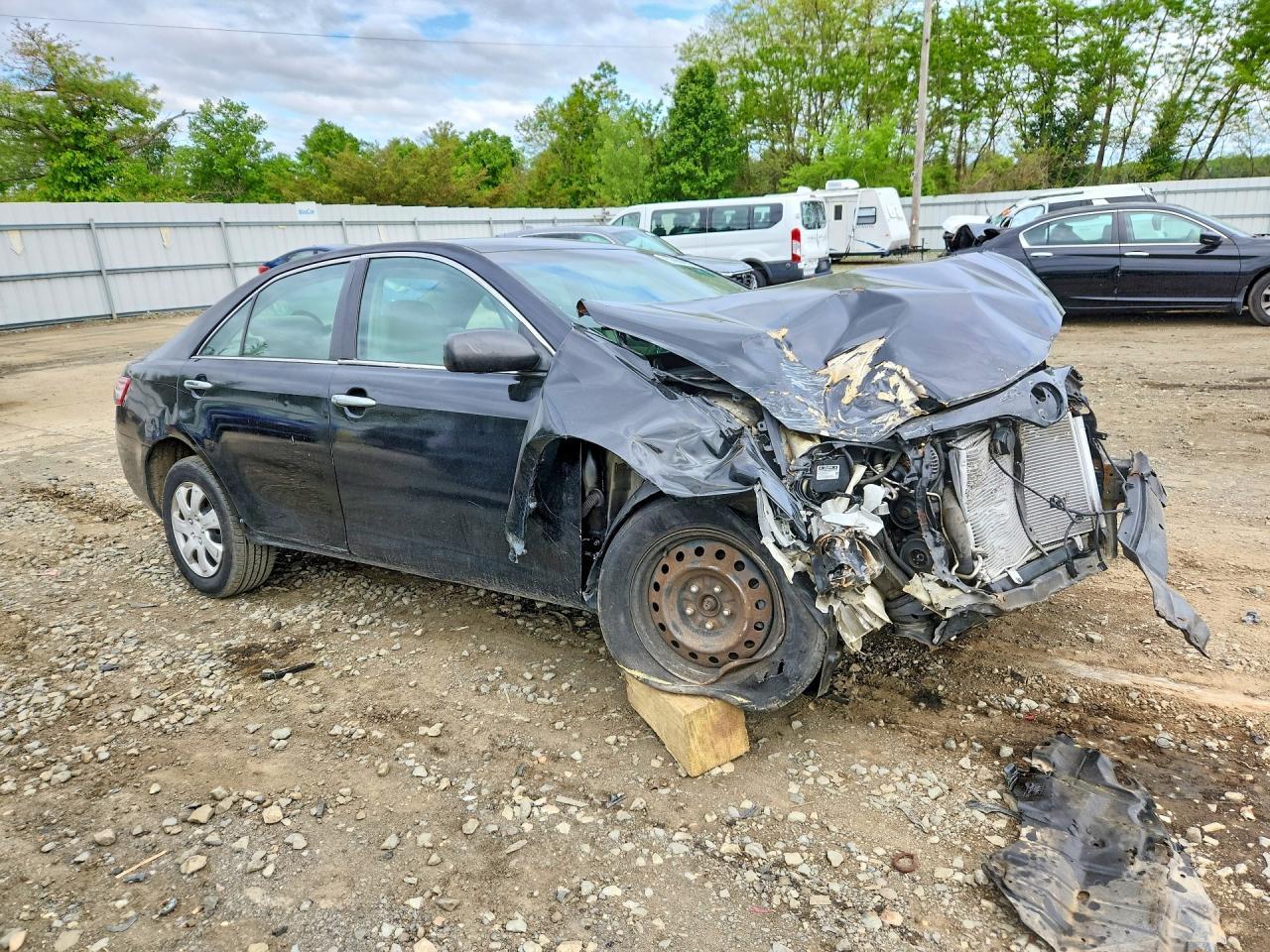 2011 Toyota Camry Le - Image 4