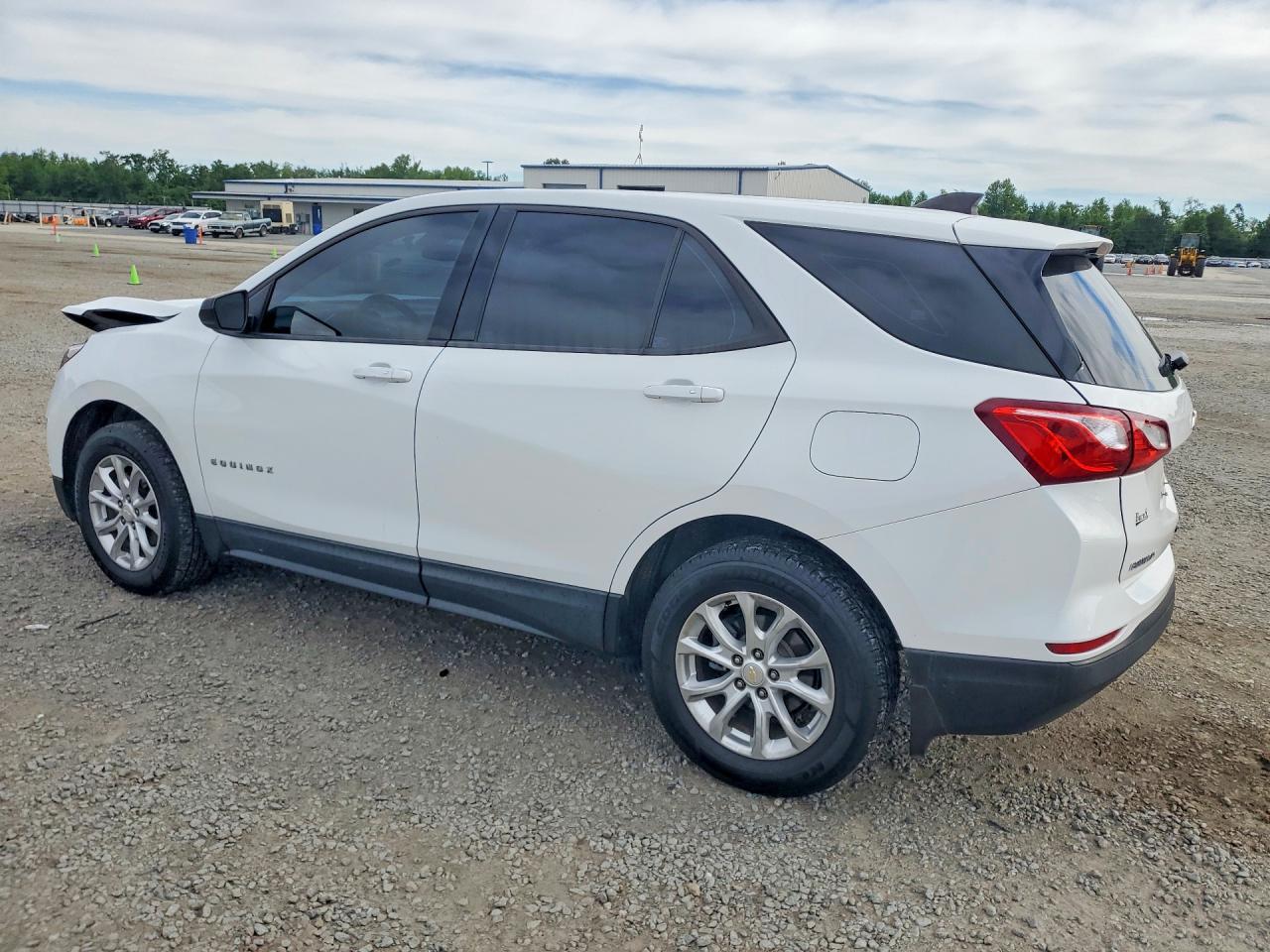 2019 Chevrolet Equinox Ls - Фото 2