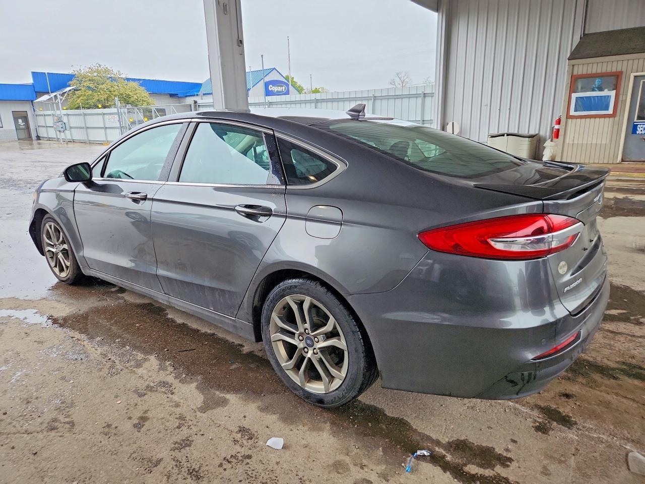 2020 Ford Fusion Titanium - Фото 2