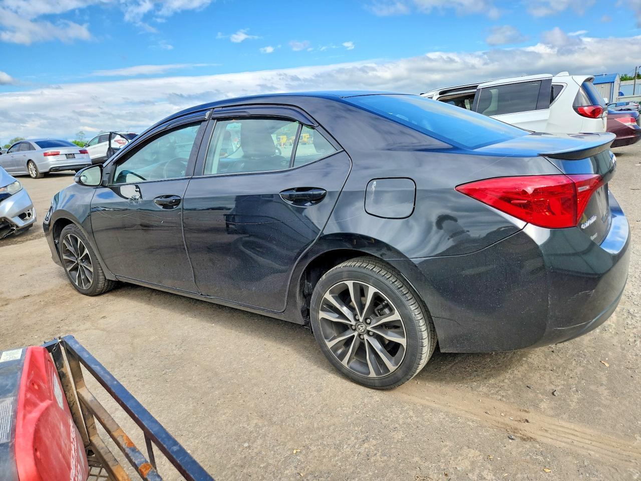2018 Toyota Corolla Se - Image 2