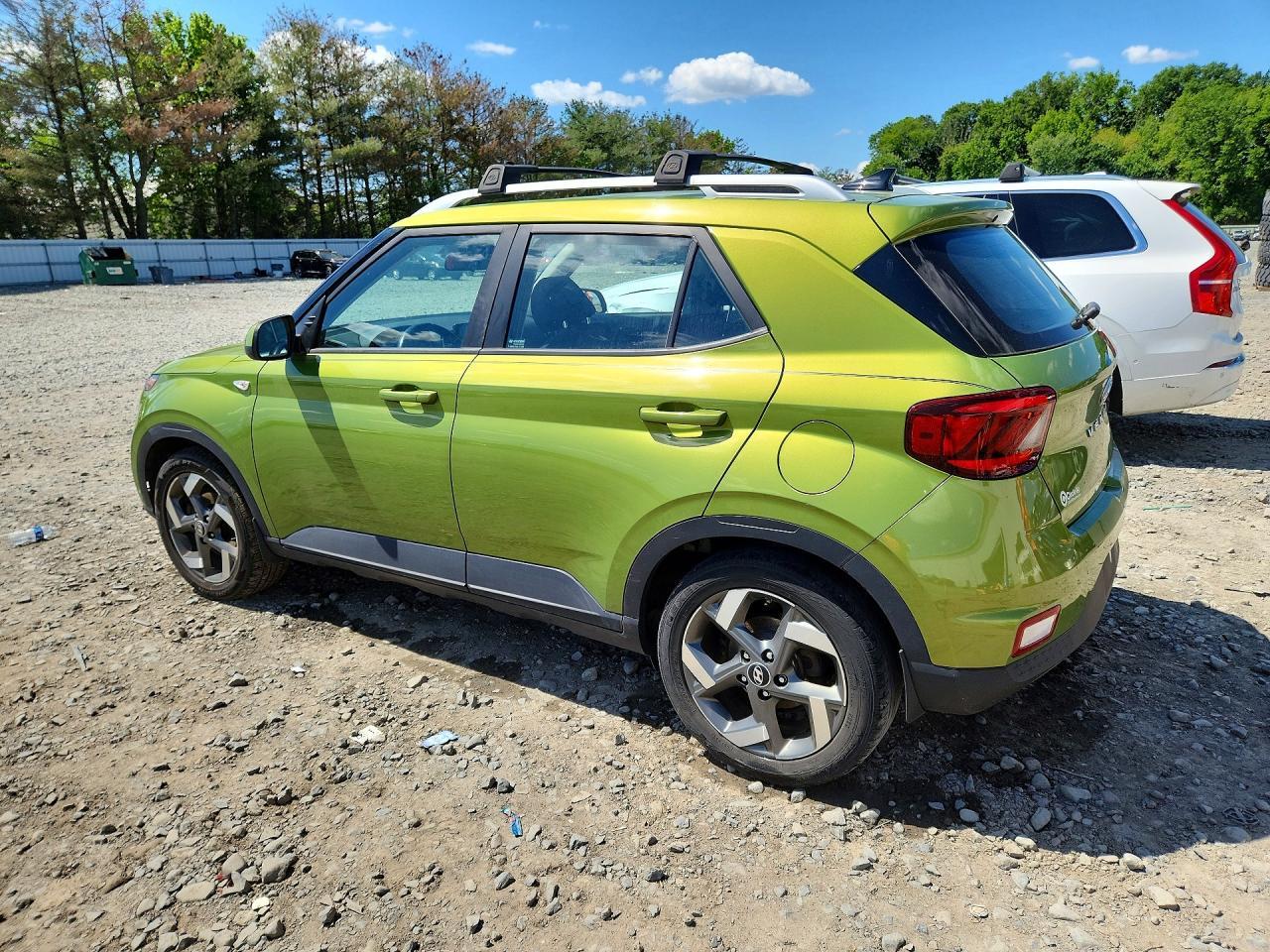 2022 Hyundai Venue Sel - Image 2