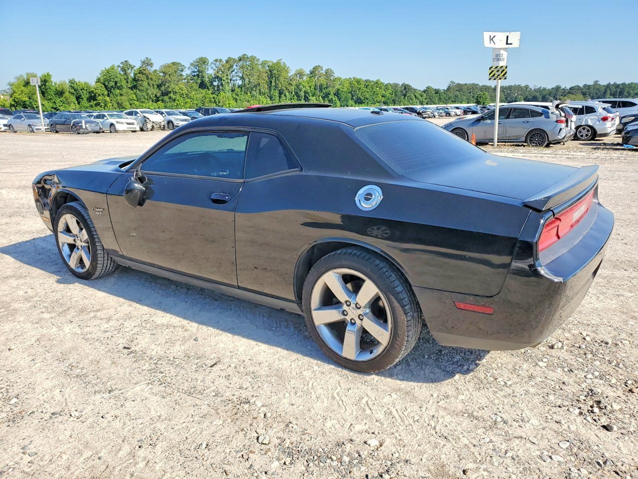 2011 Dodge Challenger - Image 2
