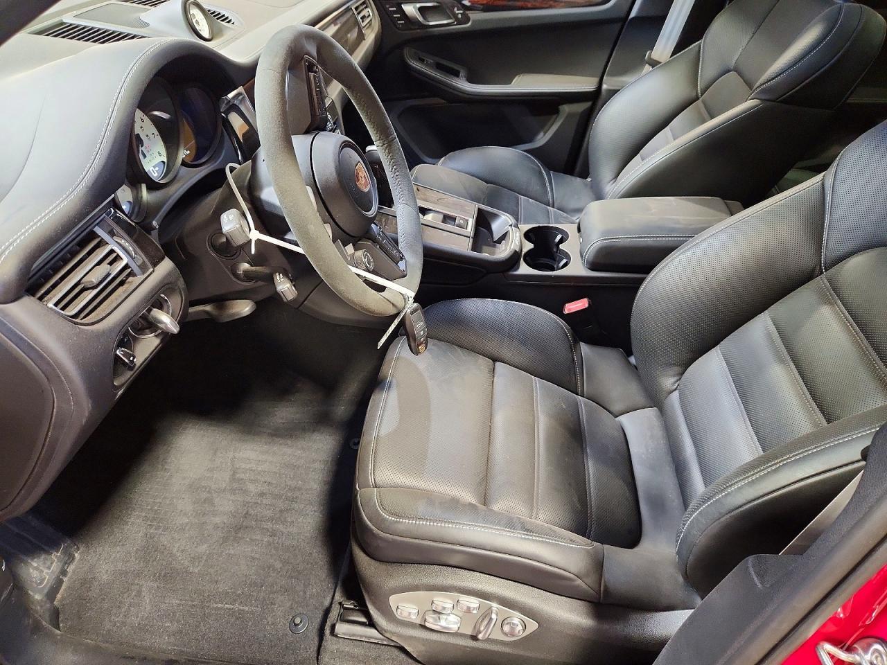 2025 Porsche Macan S - Image 7
