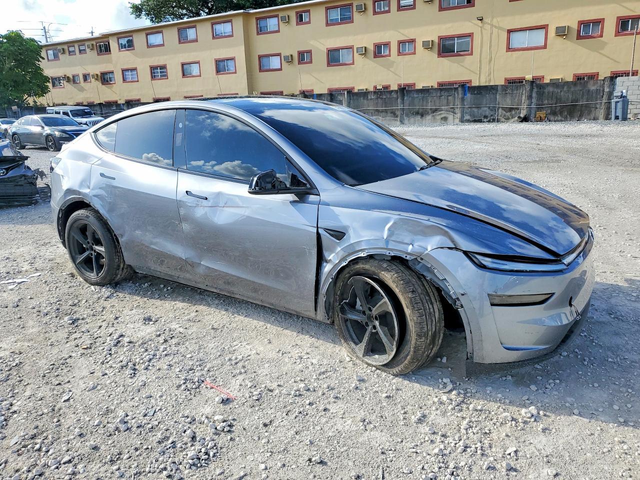 2026 Tesla Model Y - Image 4