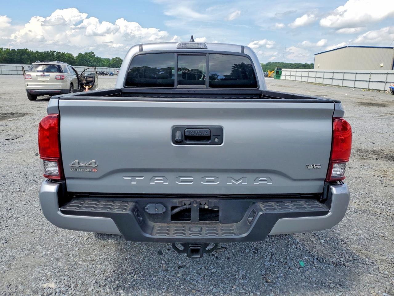 2020 Toyota Tacoma Sr V6 - Фото 6