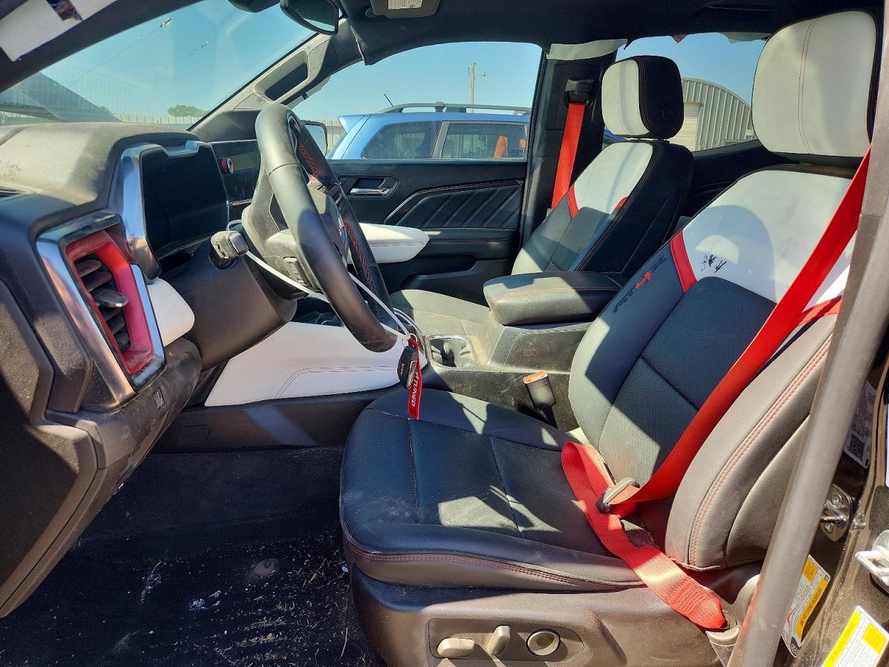 2026 GMC Canyon At4X - Фото 7