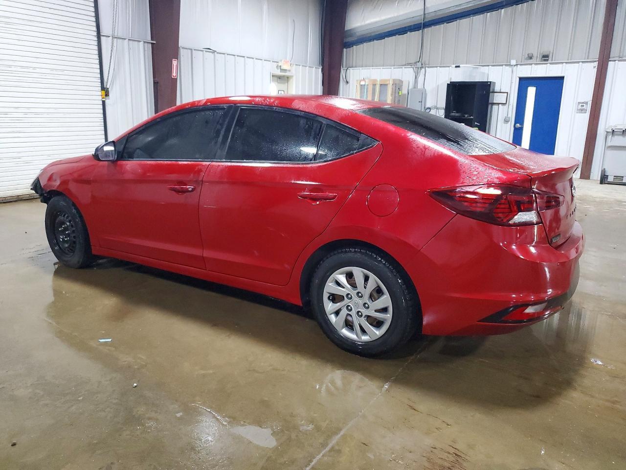 2019 Hyundai Elantra Se - Image 2