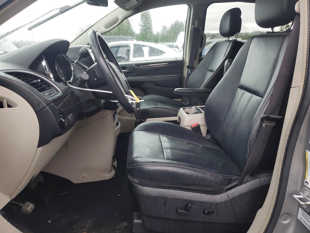 2016 Chrysler Town & Country Touring - Фото 7