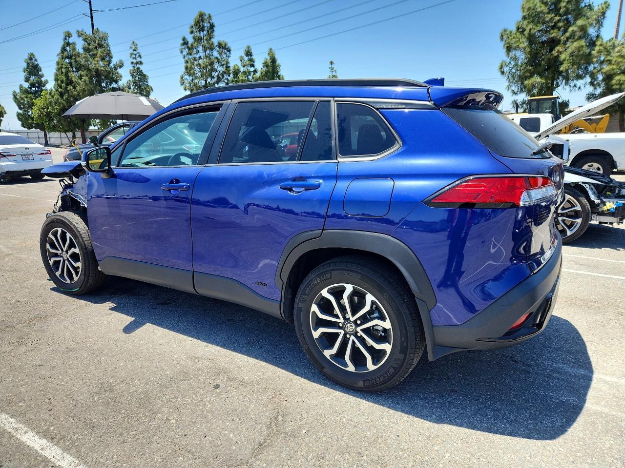 2023 Toyota Corolla Cross Hybrid Se - Image 2