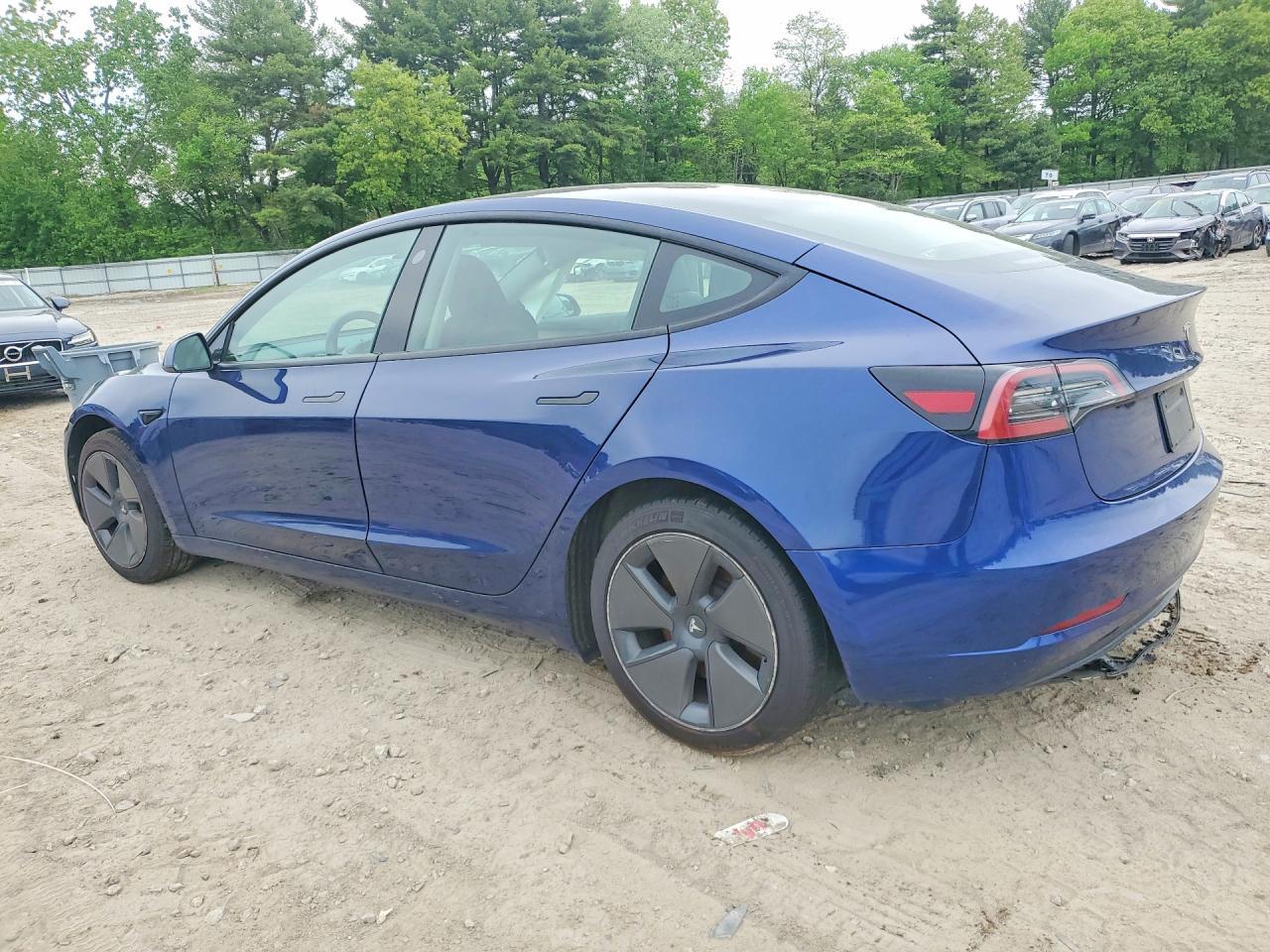 2023 Tesla Model 3 - Фото 2
