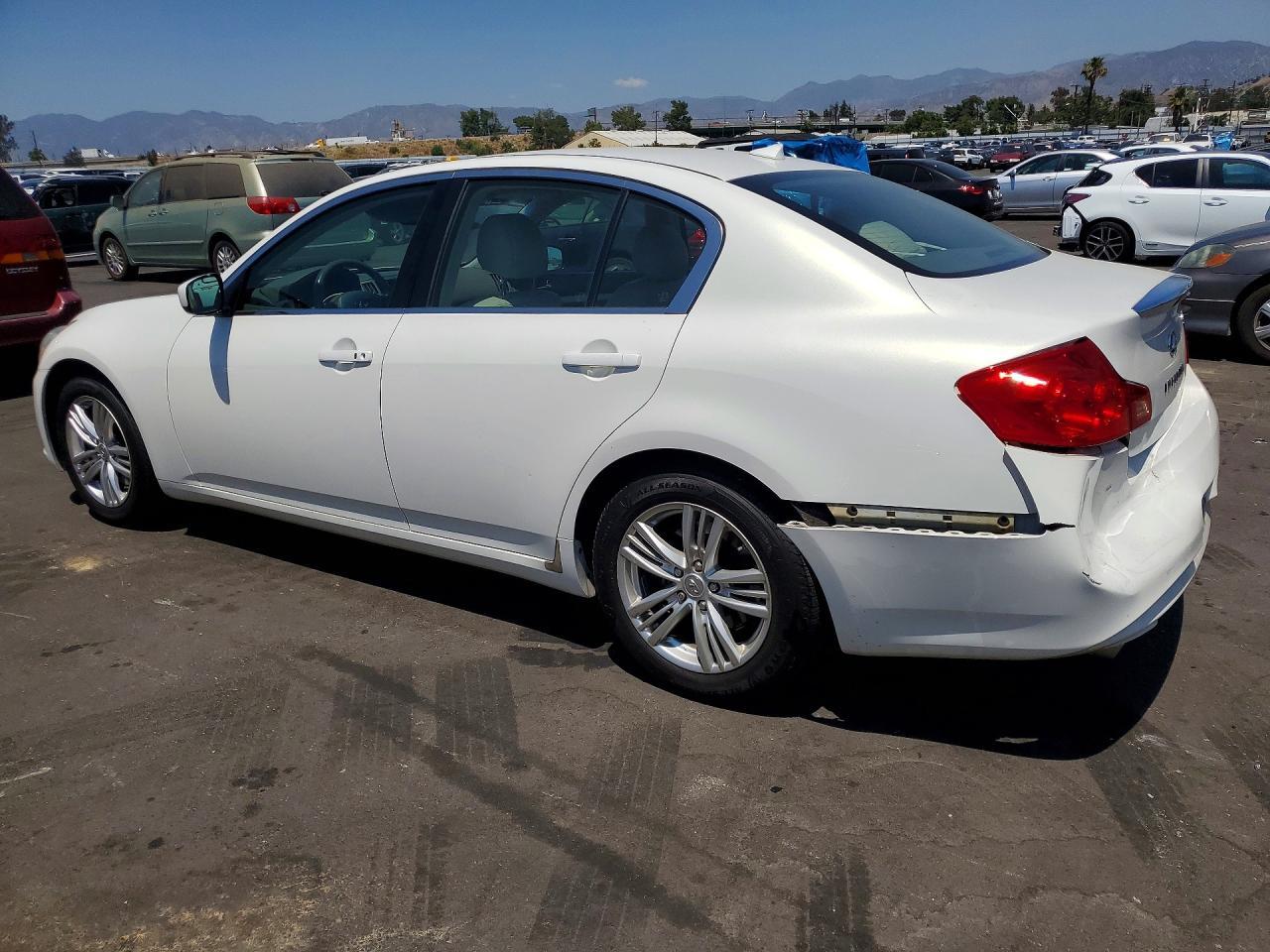 2011 Infiniti G25 Sedan Base - Фото 2