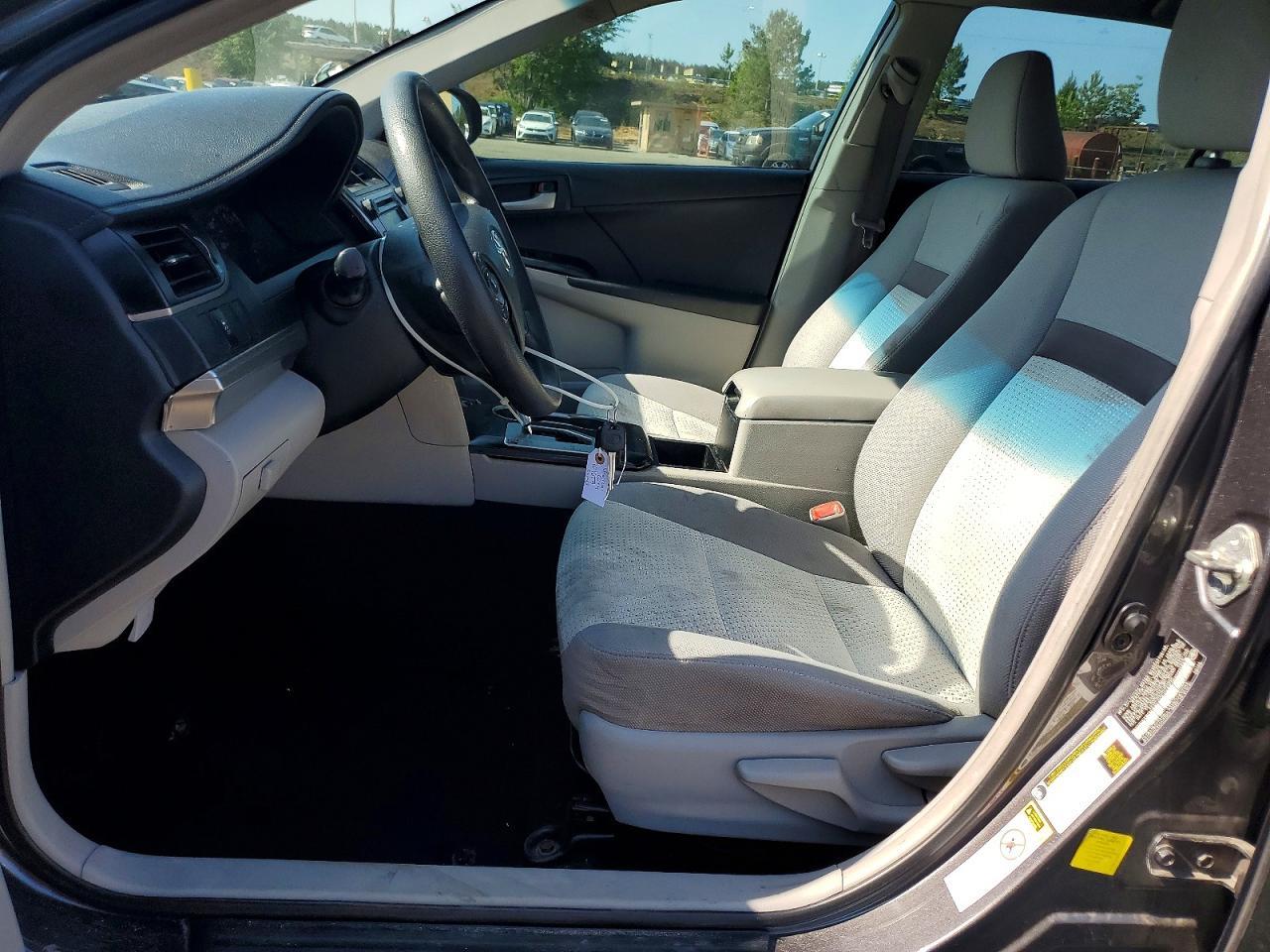 2014 Toyota Camry L - Image 7