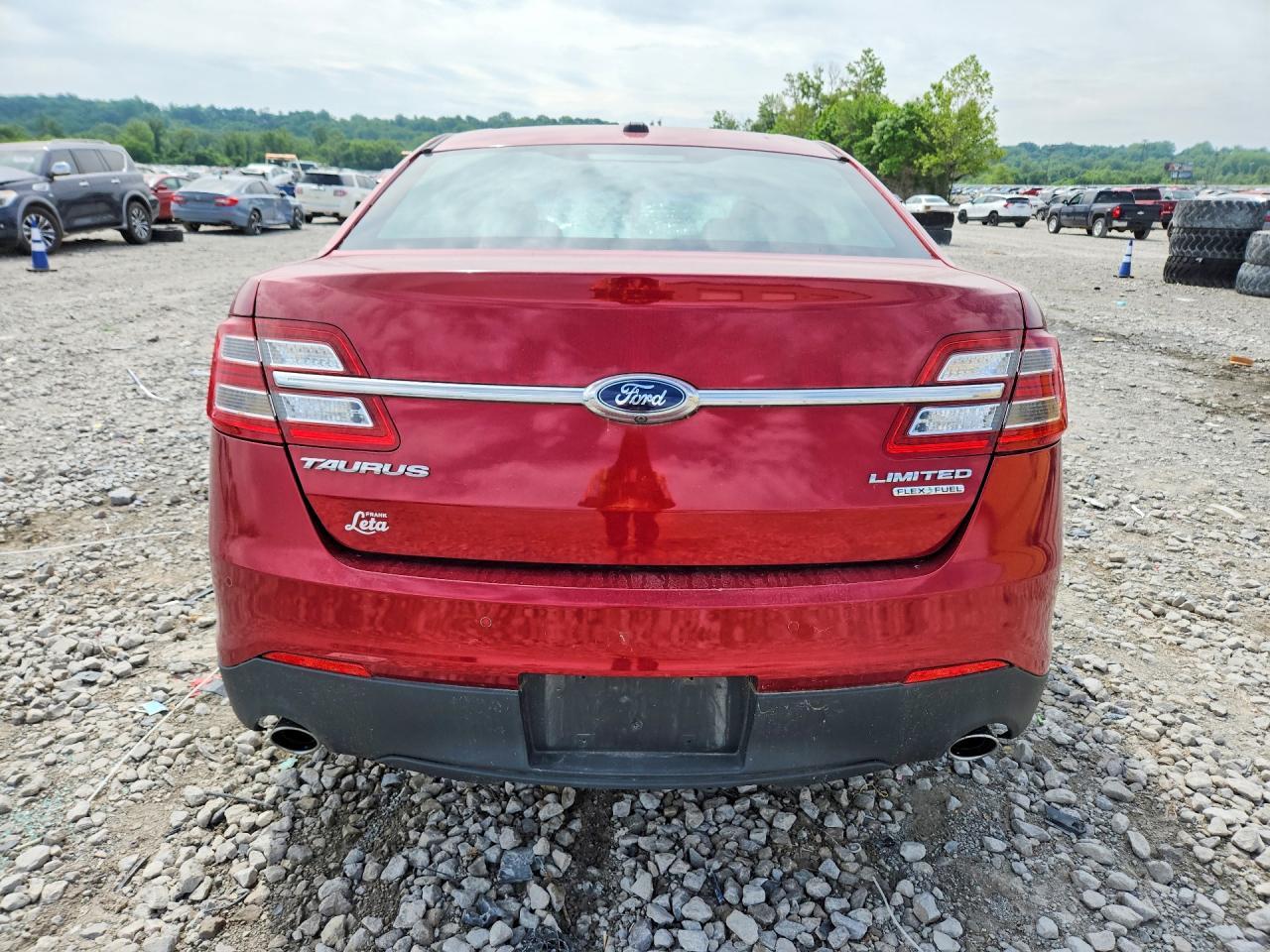 2016 Ford Taurus Limited - Image 6