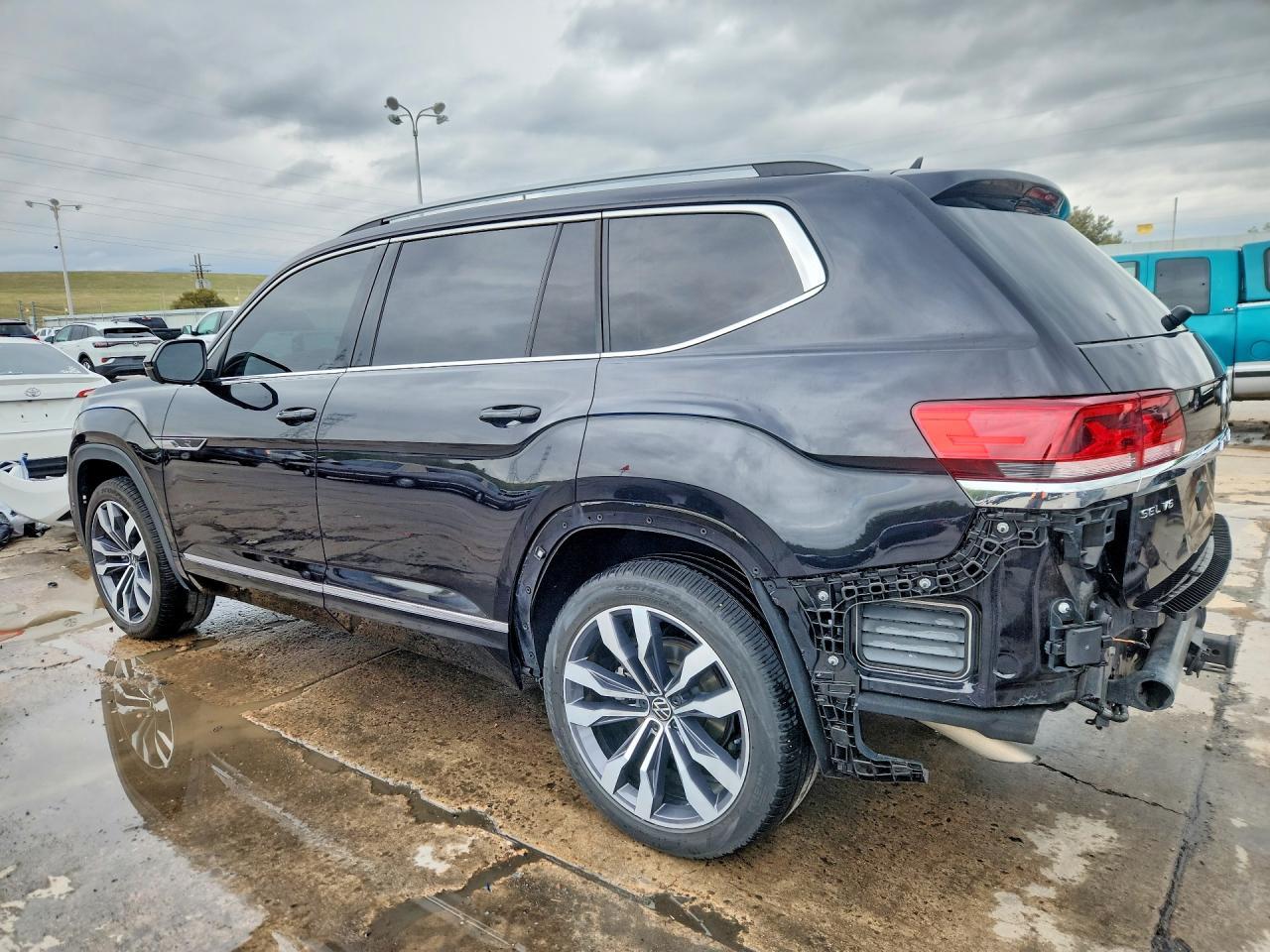 2022 Volkswagen Atlas Sel Premium R-Line - Image 2