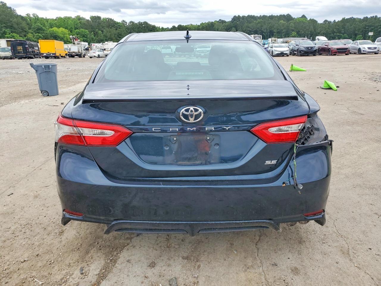 2019 Toyota Camry Se - Фото 6