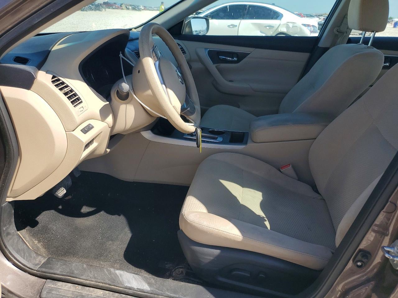 2015 Nissan Altima 2.5 S - Фото 7