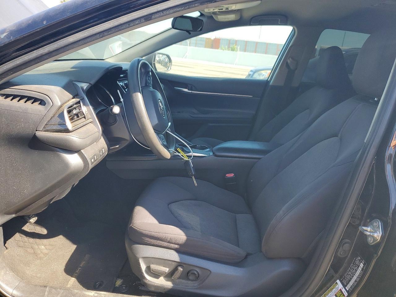 2019 Toyota Camry Le - Фото 7