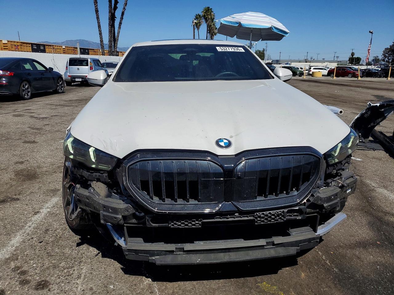 2025 BMW 530 I - Фото 5