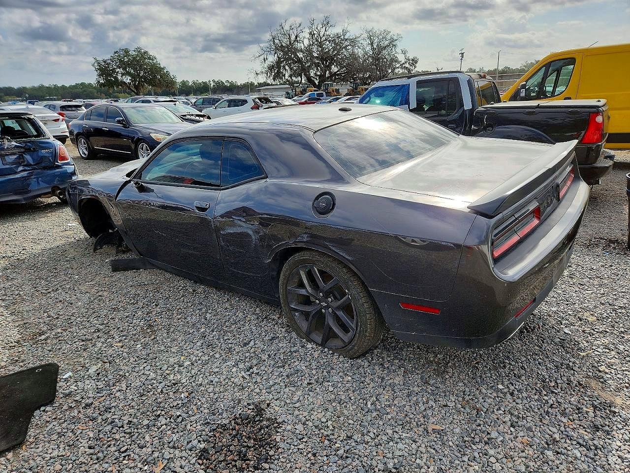 2023 Dodge Challenger Sxt - Фото 2