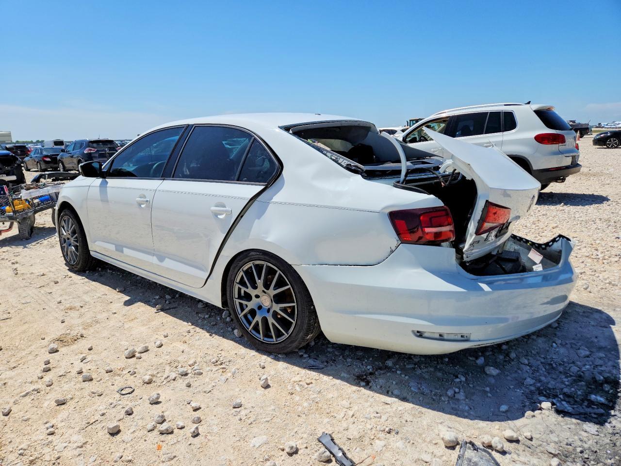 2018 Volkswagen Jetta S - Фото 2