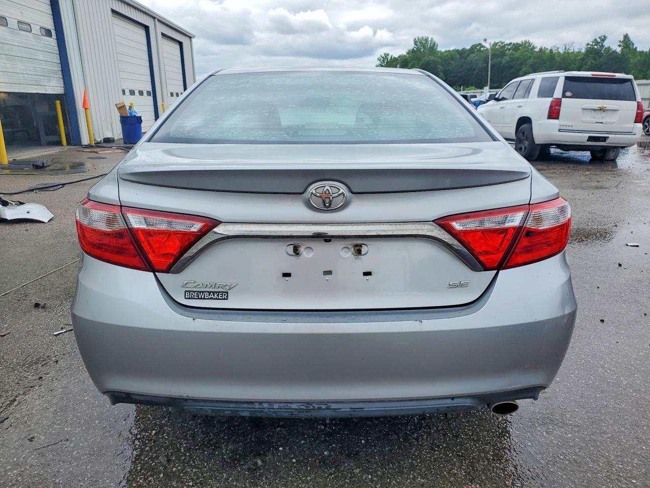 2015 Toyota Camry Se - Фото 6
