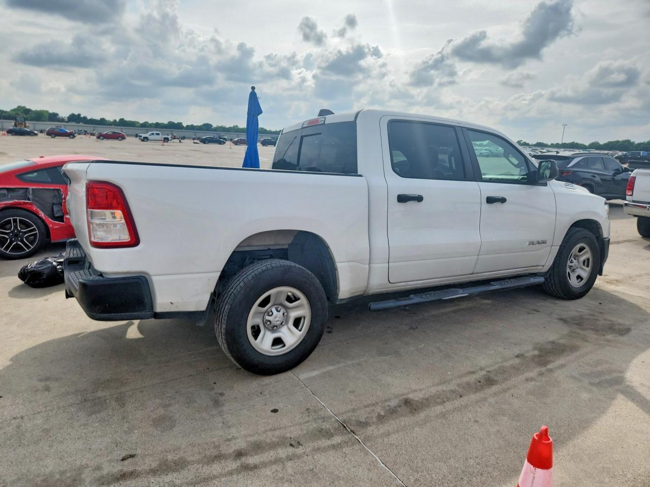 2019 Ram 1500 Tradesman - Фото 3