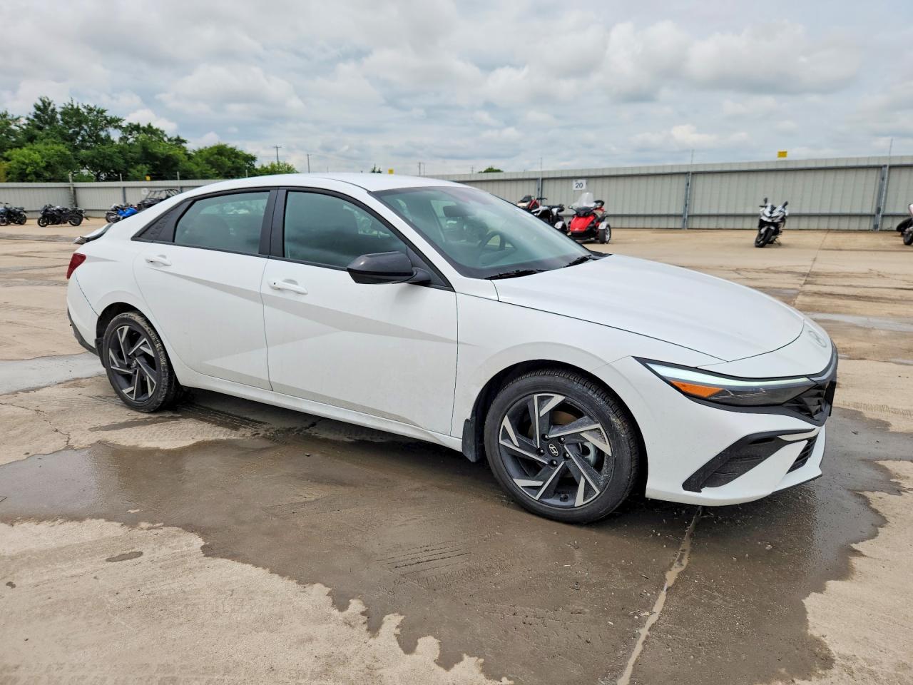 2025 Hyundai Elantra Hybrid Sel Sport - Фото 4