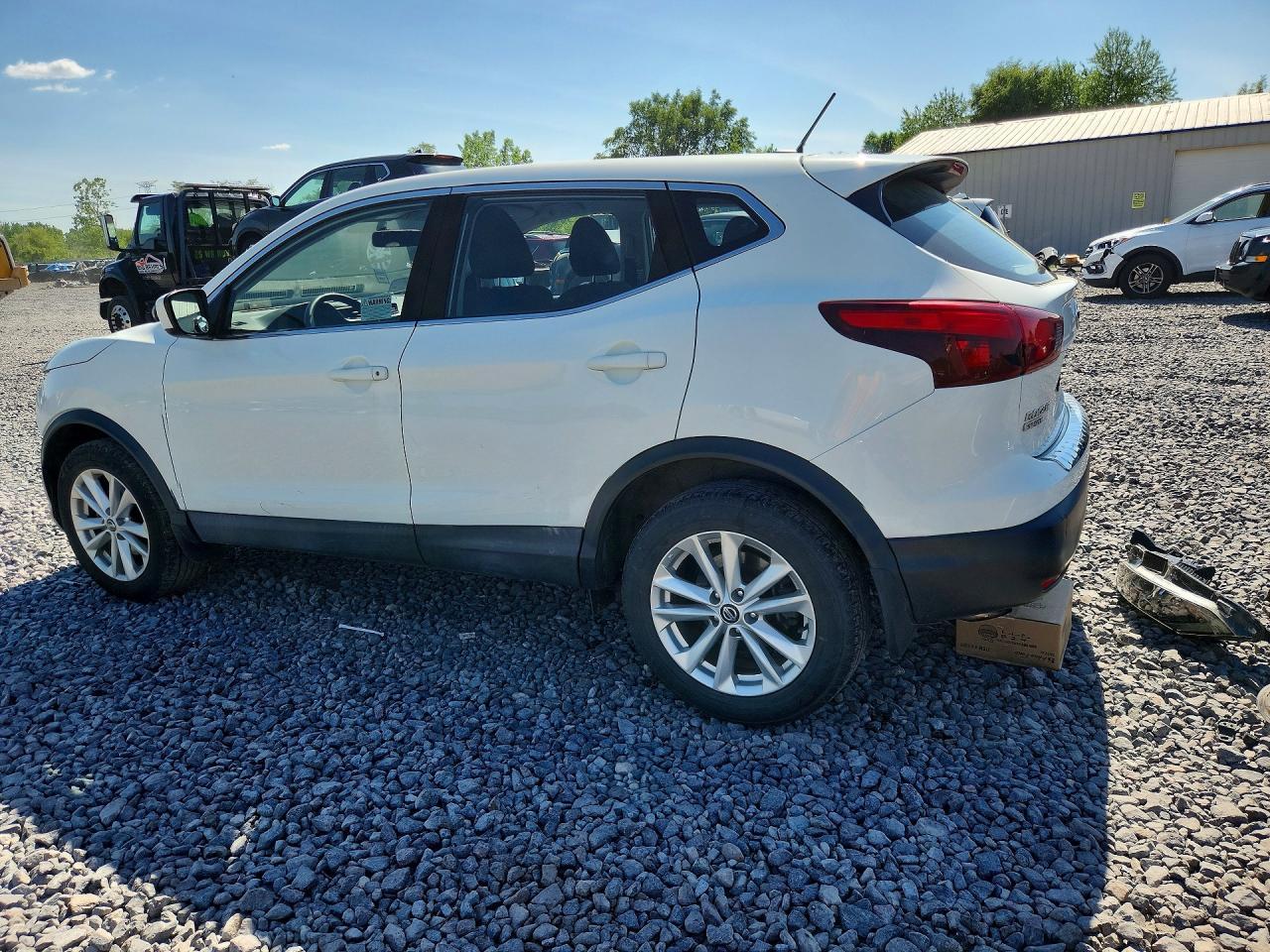 2019 Nissan Rogue Sport S - Image 2