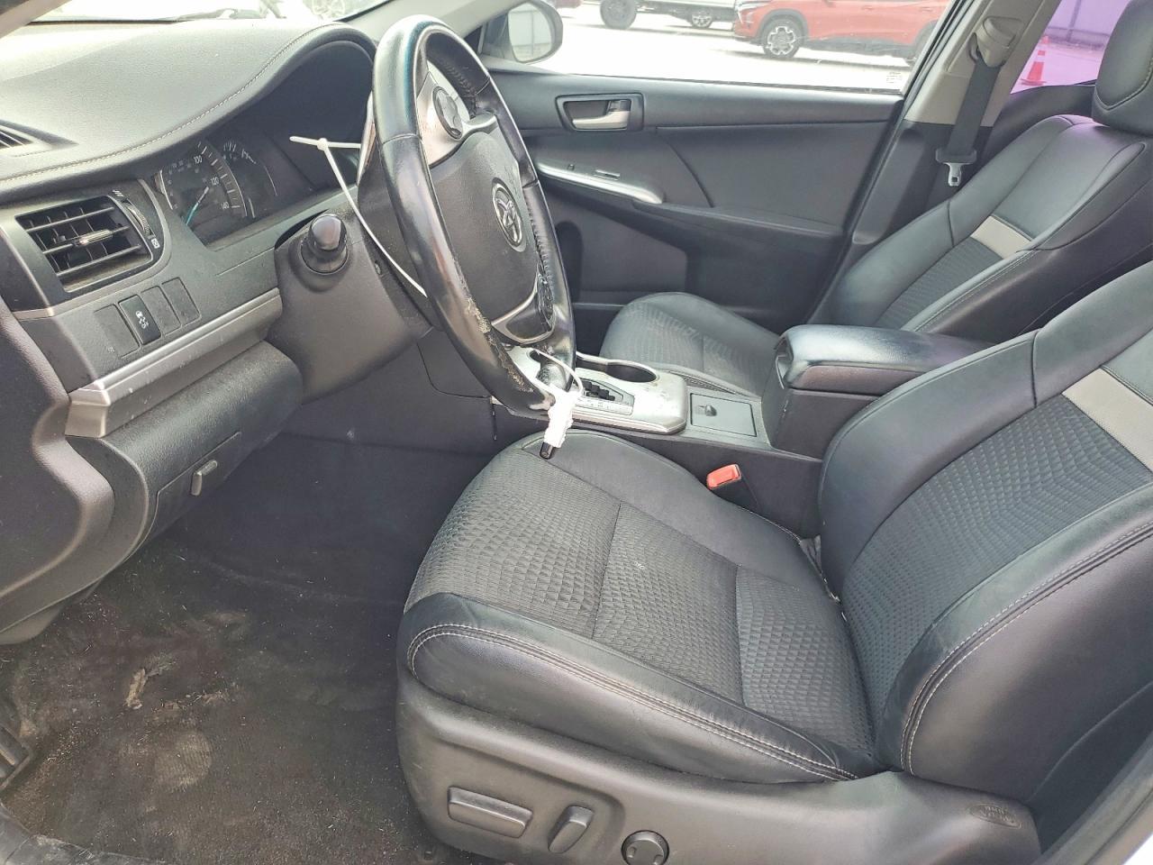 2014 Toyota Camry Se - Image 7