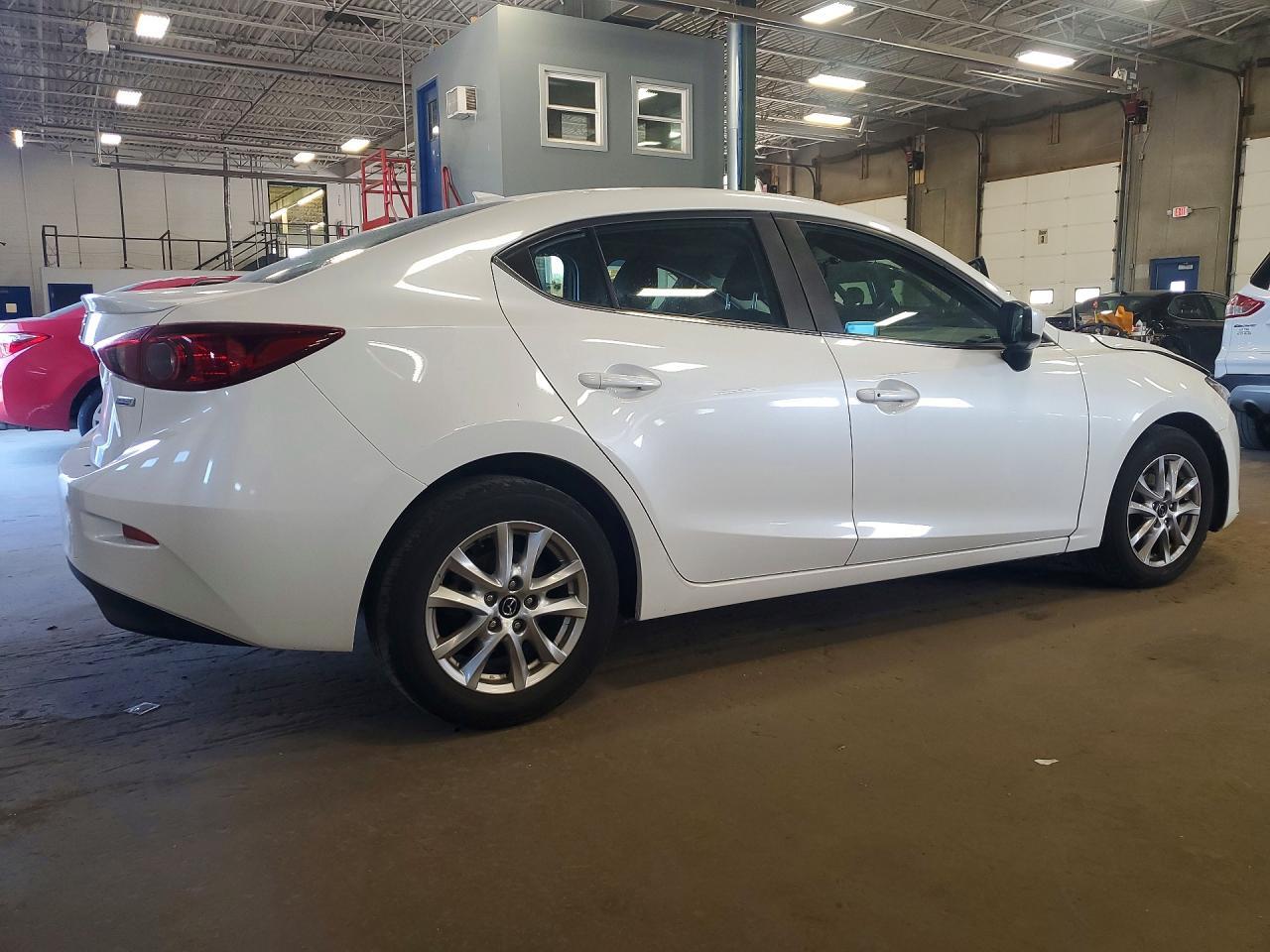 2015 Mazda 3 - Фото 3