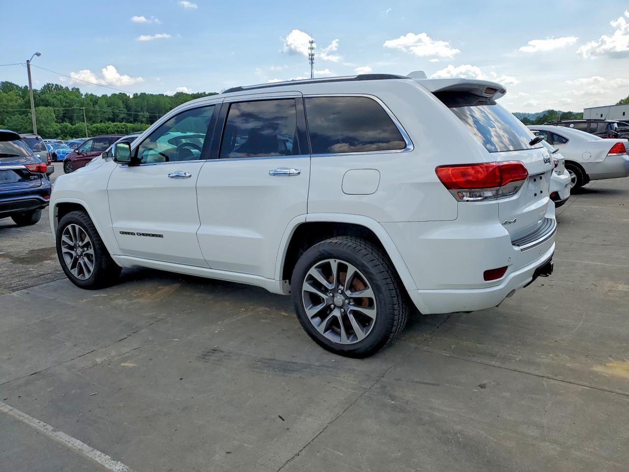 2018 Jeep Grand Cherokee Overland - Фото 2