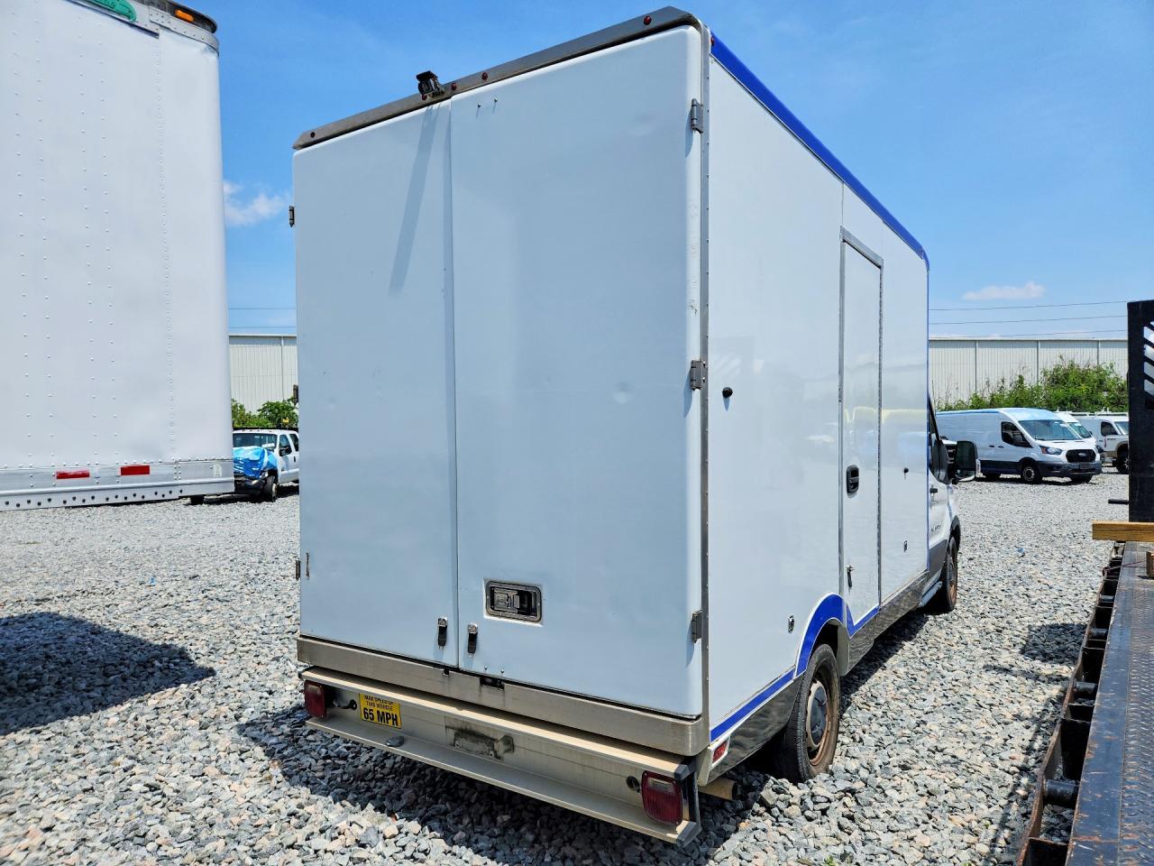 2020 Ford Transit Delivery Truck - Фото 3