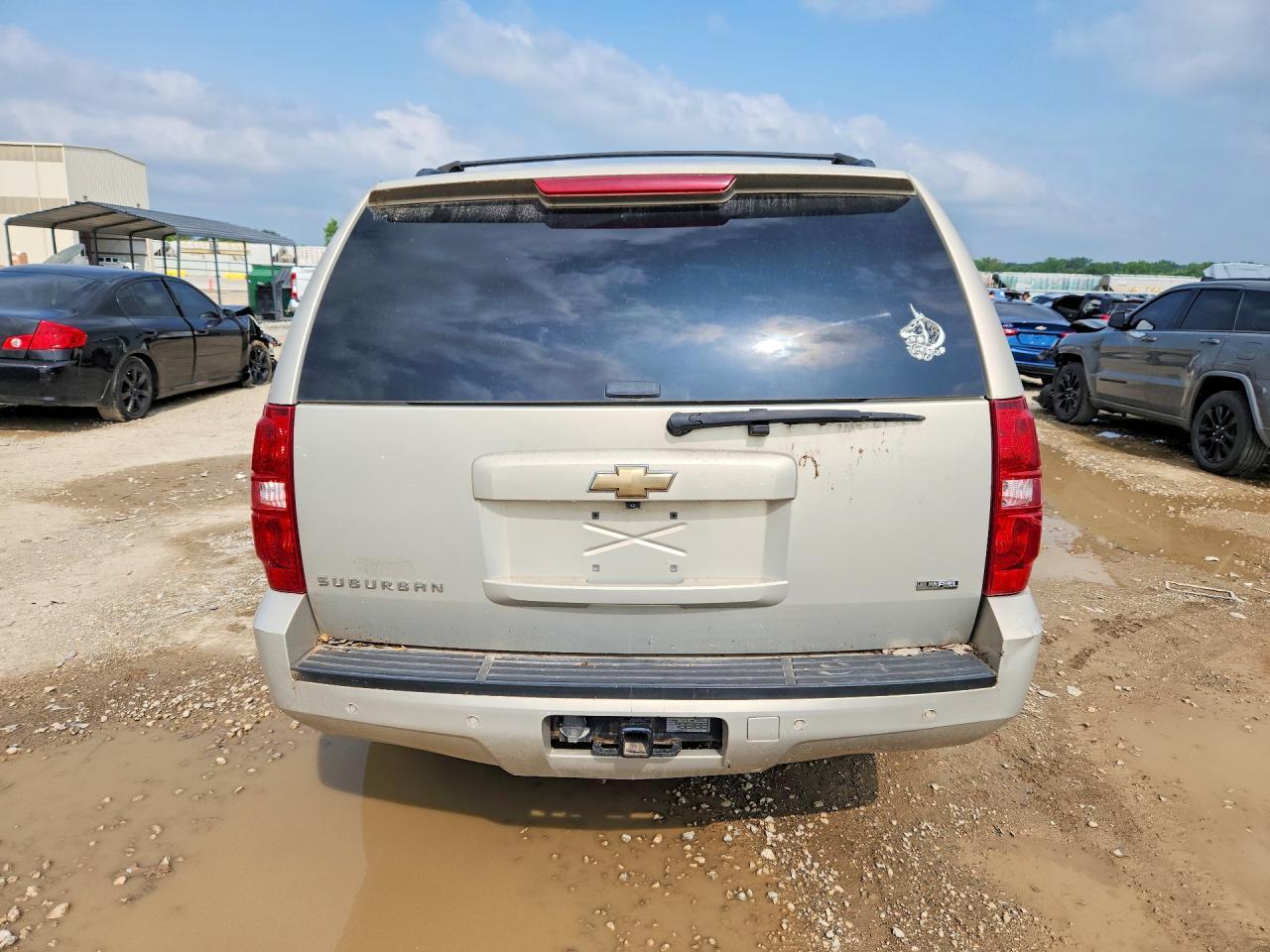 2008 Chevrolet Suburban - Фото 6