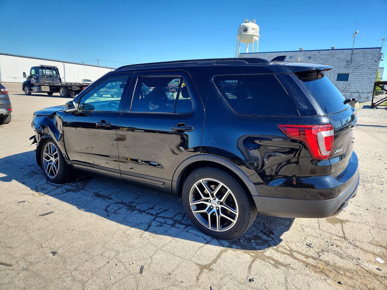 2017 Ford Explorer Sport - Фото 2