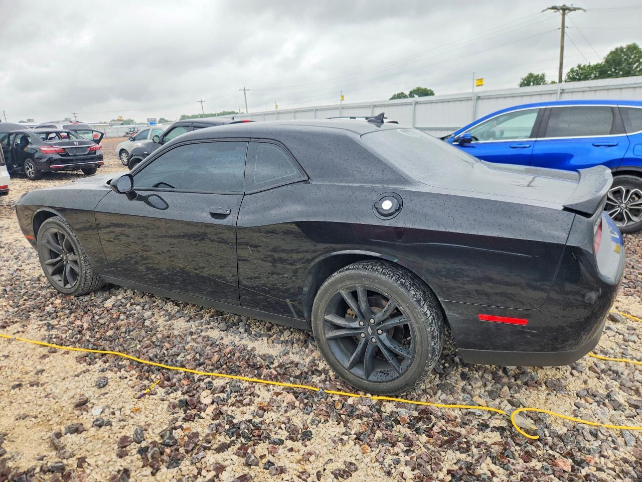 2017 Dodge Challenger Sxt - Image 2