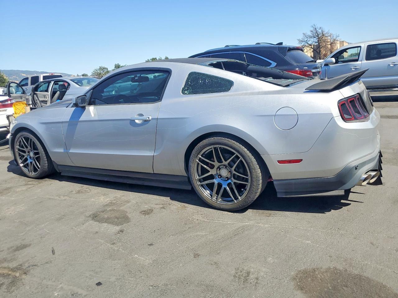 2012 Ford Mustang Gt - Фото 2