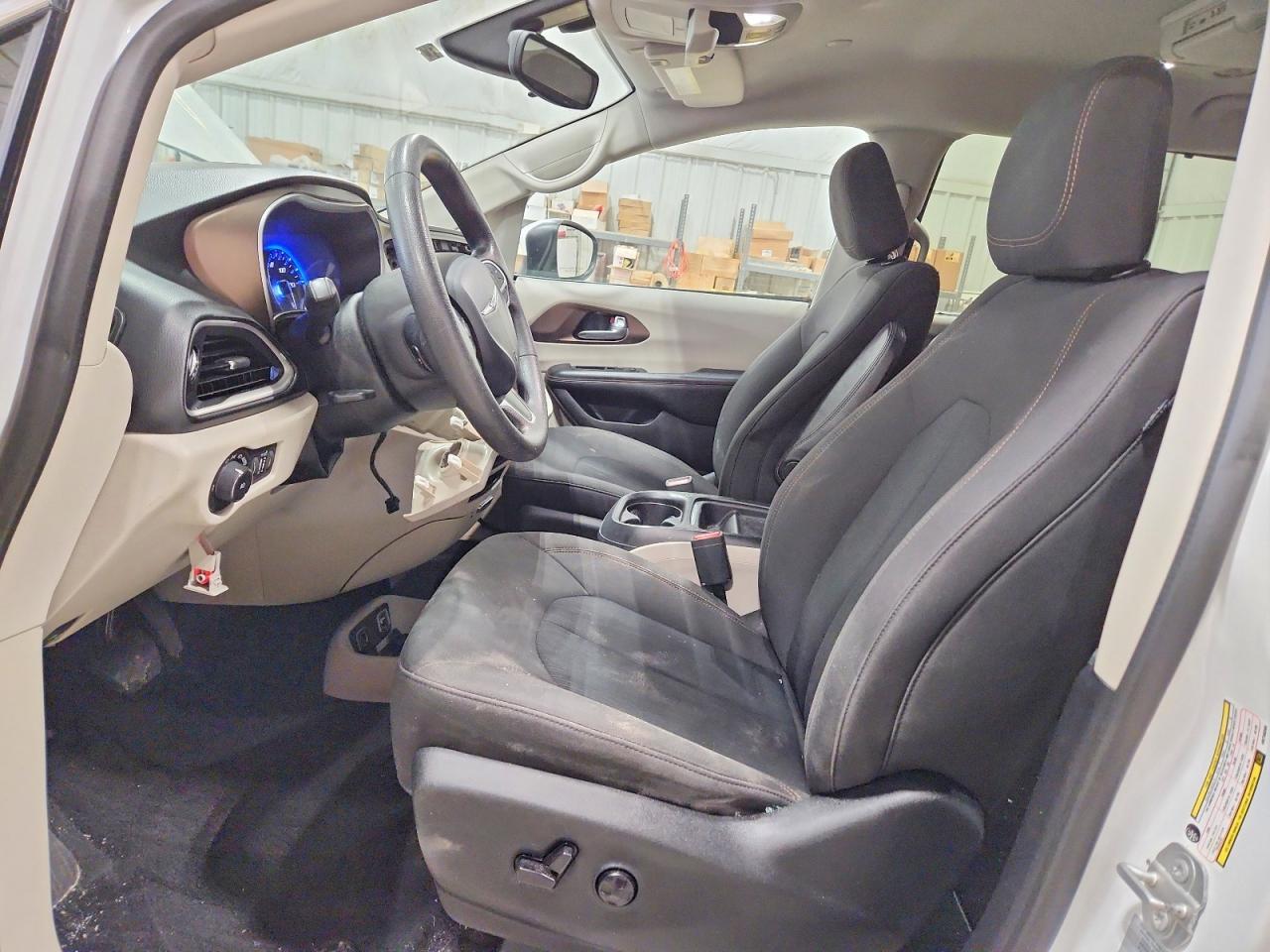 2017 Chrysler Pacifica Touring L - Фото 7