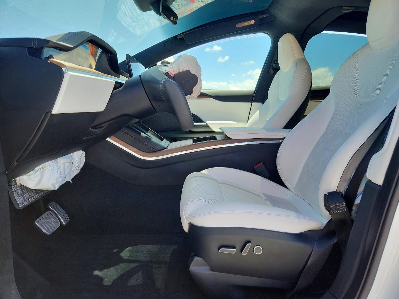 2023 Tesla Model X - Фото 7