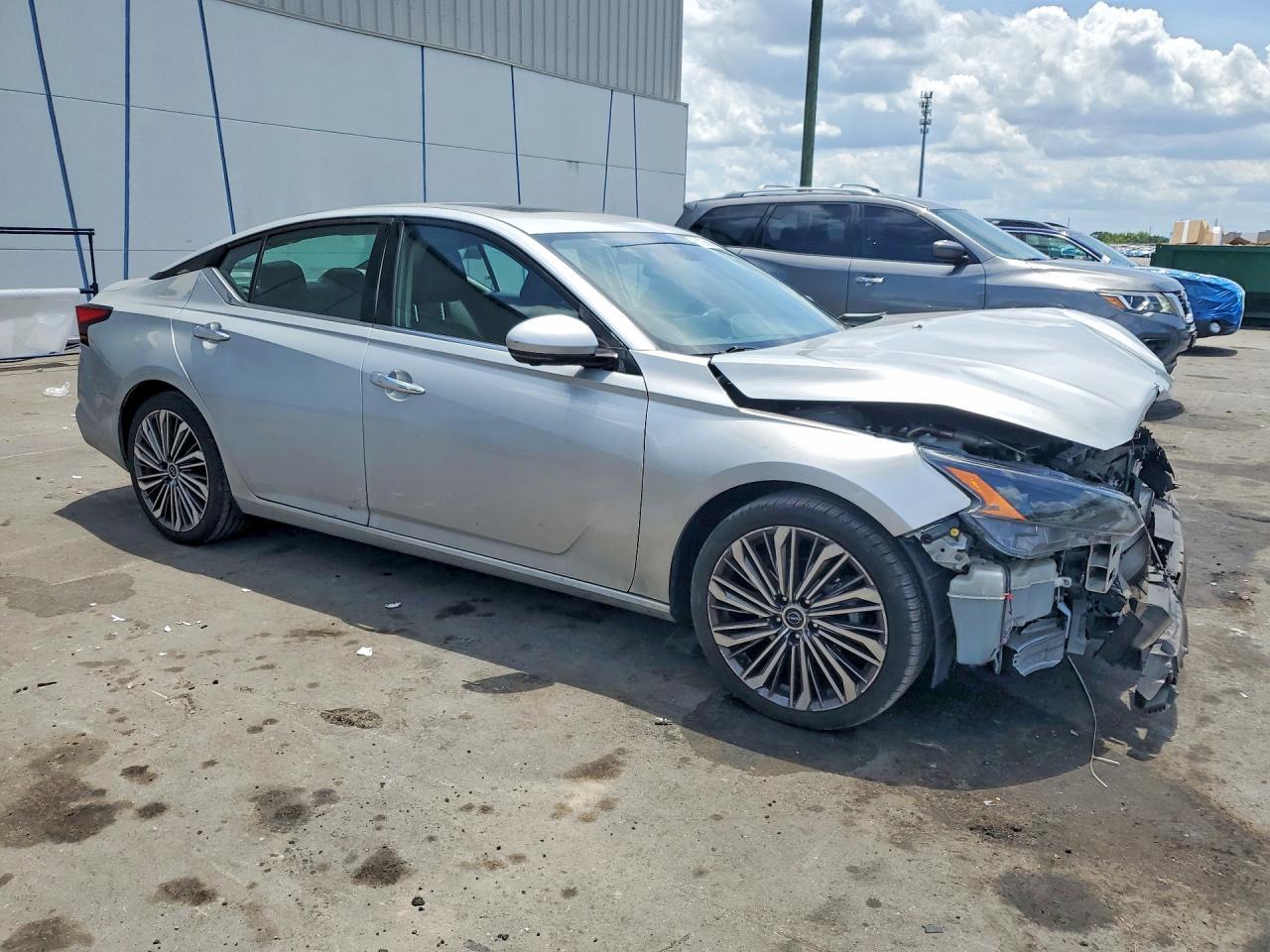 2023 Nissan Altima Sl - Фото 4