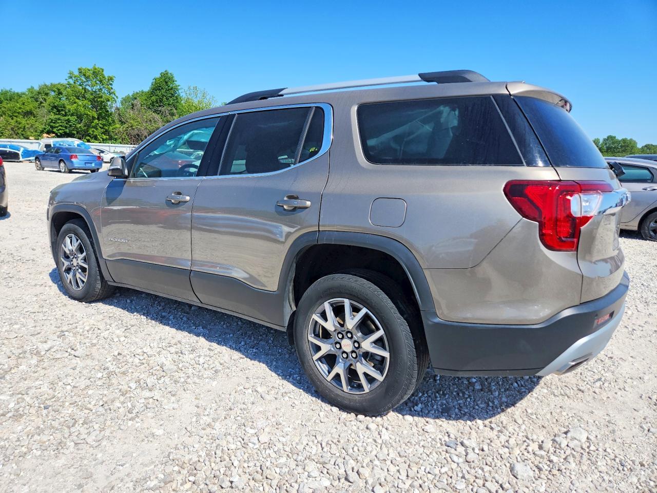 2023 GMC Acadia Slt - Image 2