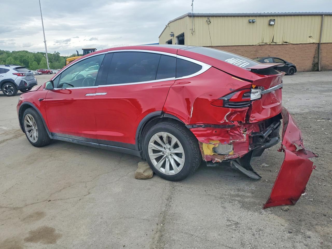 2020 Tesla Model X - Фото 2