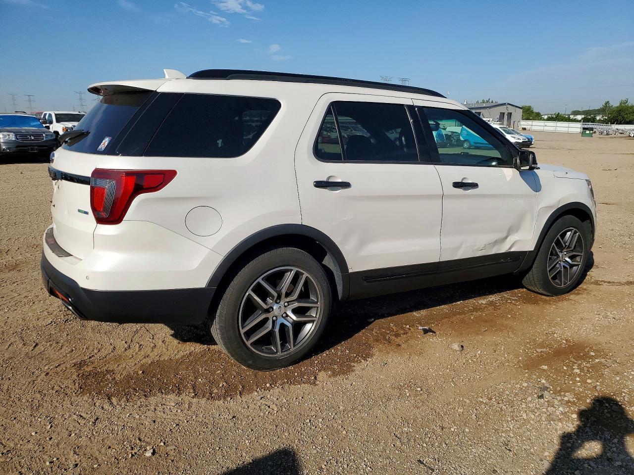 2016 Ford Explorer Sport - Image 3