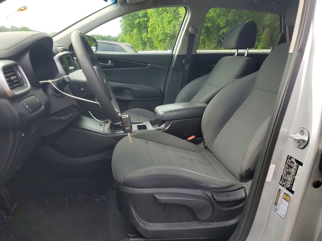 2017 Kia Sorento L - Image 7
